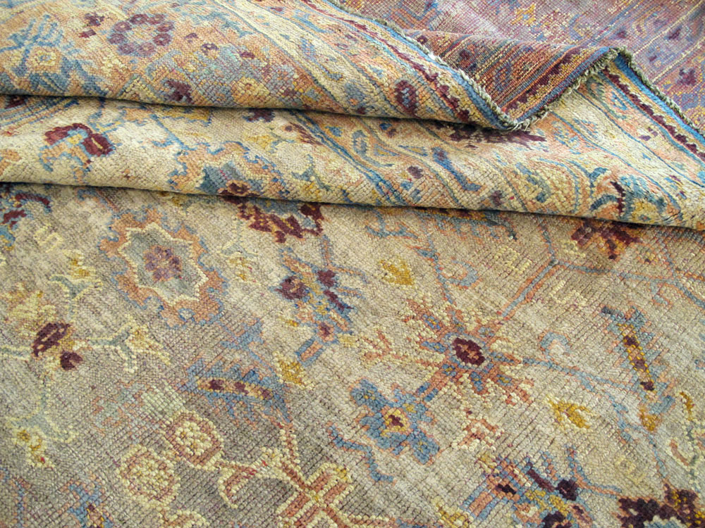 An Oushak Carpet, No.10187 - Galerie Shabab